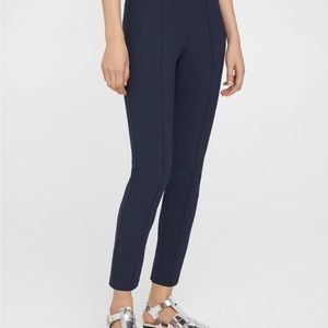 EUC Theory Pintucked Slim Pant in Stretch Cotton. Size 10